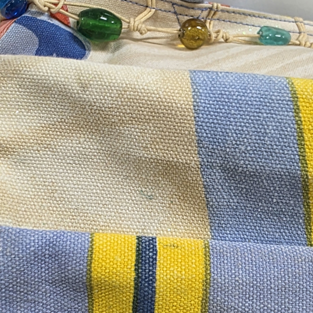 Chic Summer Tote with Blue and Cream Accents - Picture 6 of 7